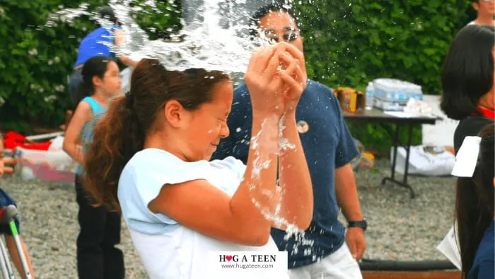 Party Games For Teenagers Balloon Toss