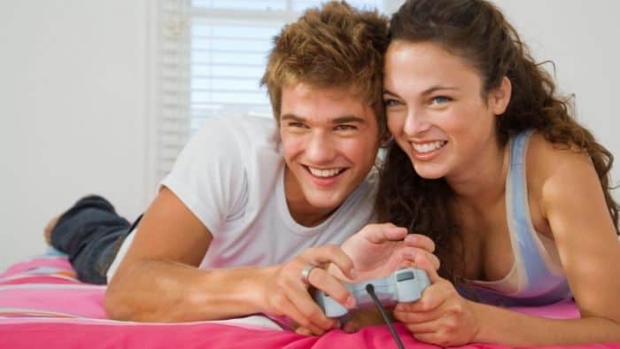 first date ideas for teens - video gams