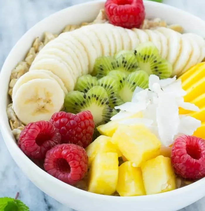 fruit and oatmeal breakfast bowl 3 e1625843650801