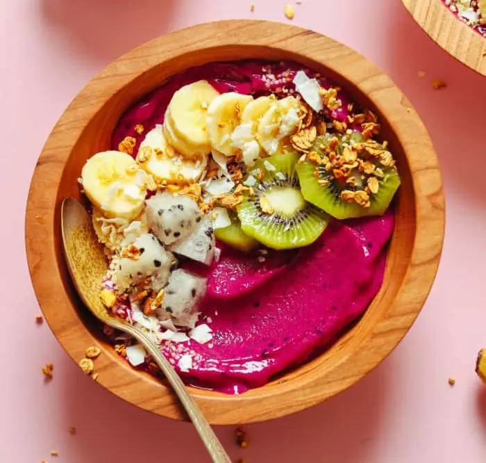 Creamy Dragon Fruit Smoothie Bowl