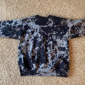 tie dye sweatshirt scrunched technique
