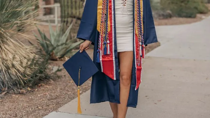 How To Wear A Graduation Stole