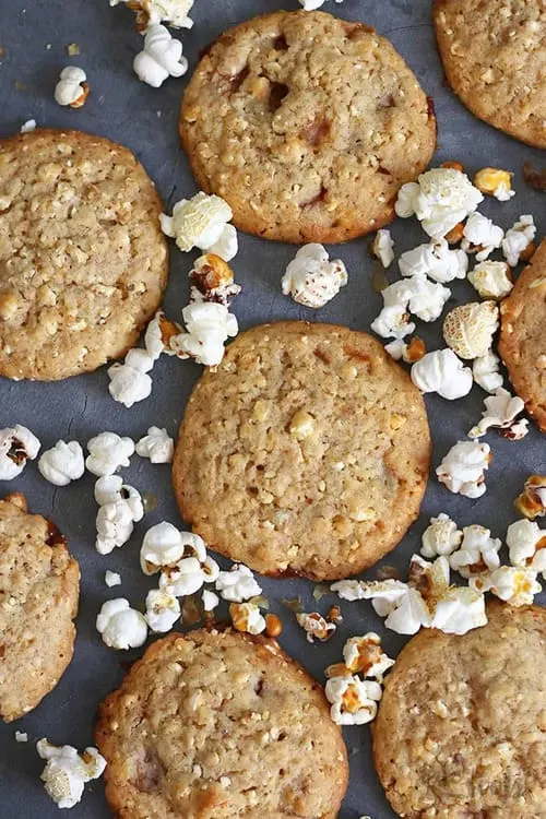 Popcorn and Oat Cookies